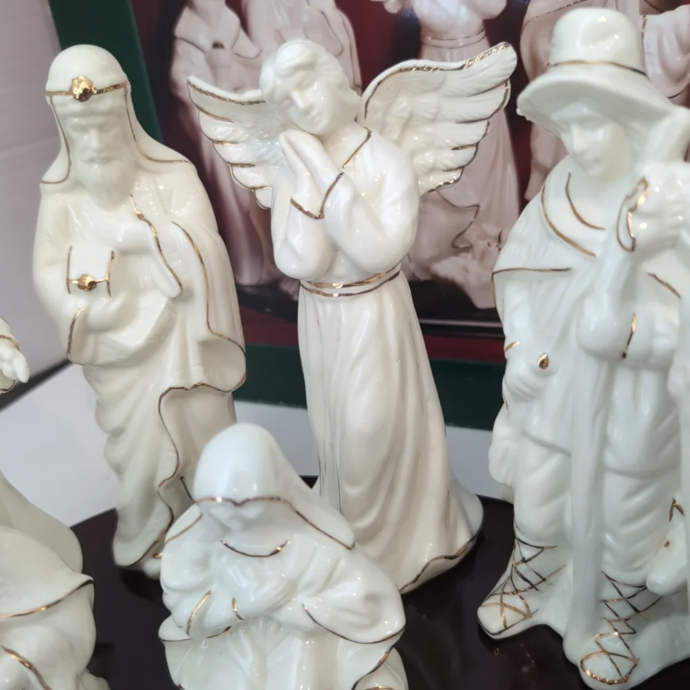Holiday Lane Vtg 2003 9 Piece Nativity Set Glazed Jade Porcelain 24K Accents NIB